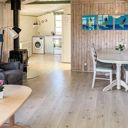 Two-bedroom In بيت للعطل هادرسليف