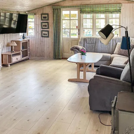Two-bedroom In هادرسليف